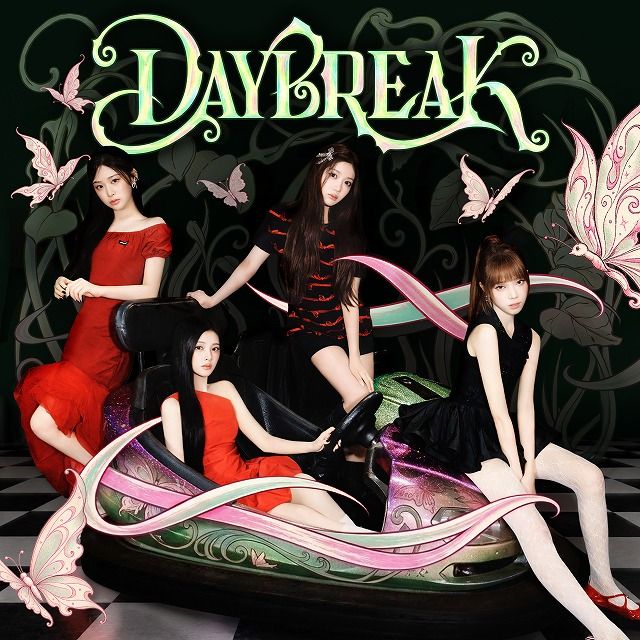 DAYBREAK / Replay -Japanese ver.- (初回限定 Photo Book ver.) のジャケット写真